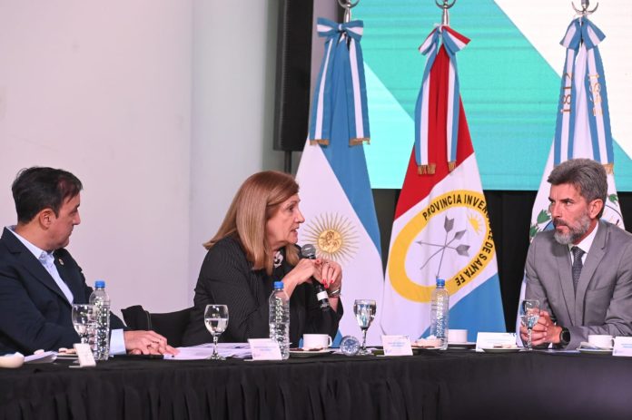 La intendenta de Paraná, Rosario Romero, se reunió con el ministro del Interior, Guillermo Francos.