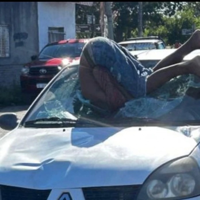 Un ciclista terminó incrustado en el parabrisas de un automóvil en Santa Fe  - 9 Digital - Mi 9